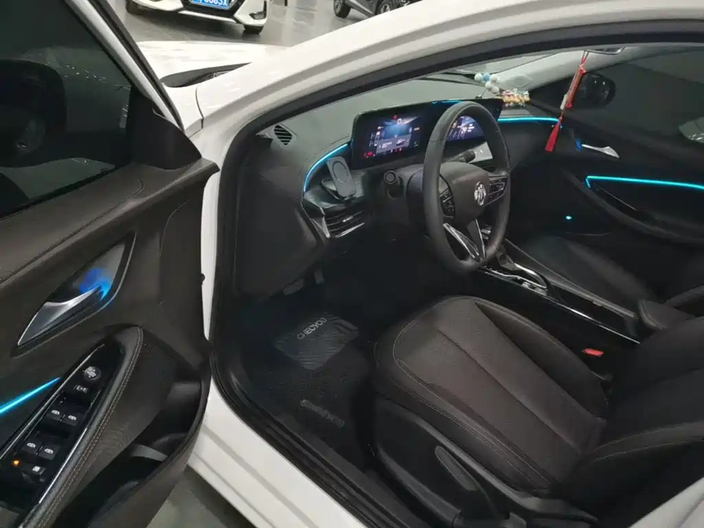 Buick Verano — миниатюра 16