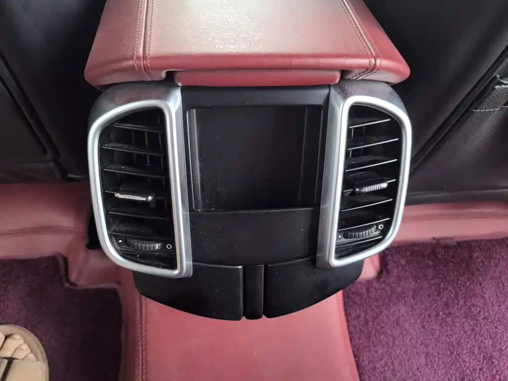 Porsche Cayenne — миниатюра 13