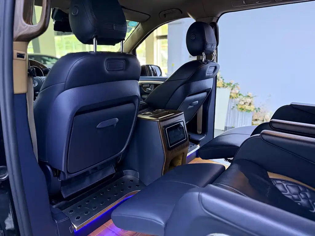 Mercedes-Benz V-Class — миниатюра 14