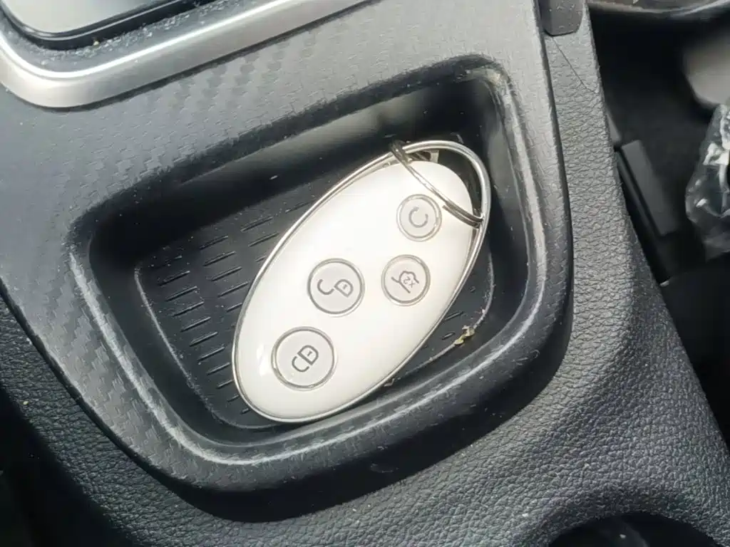 BYD Yuan EV — миниатюра 9