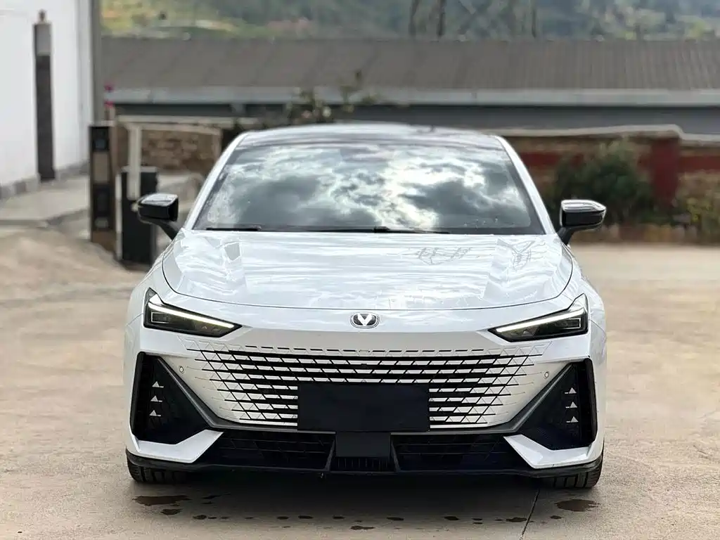 Changan UNI-V — миниатюра 11