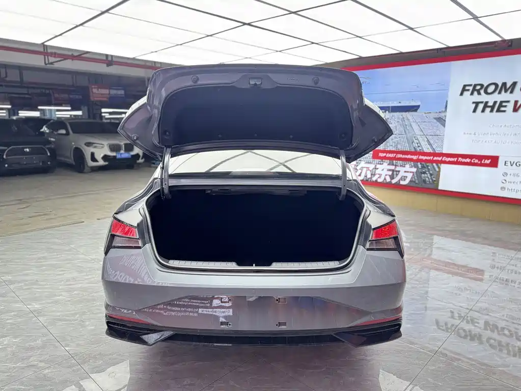 Hyundai Elantra — миниатюра 18