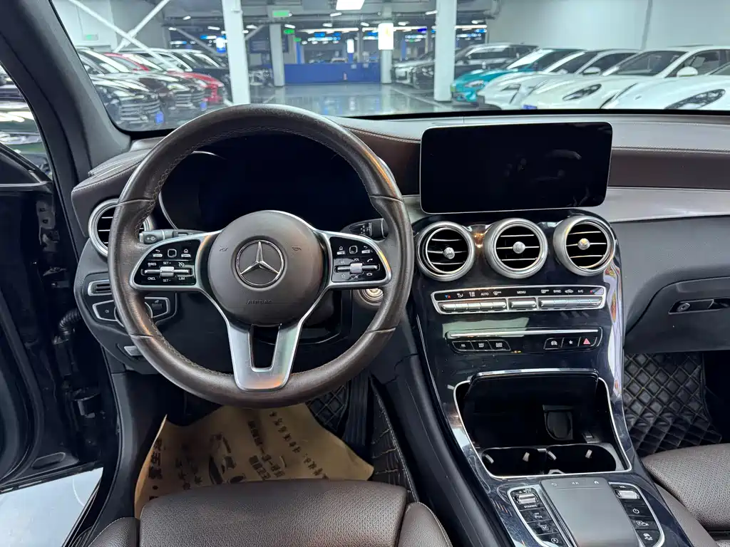 MERCEDES-BENZ GLC