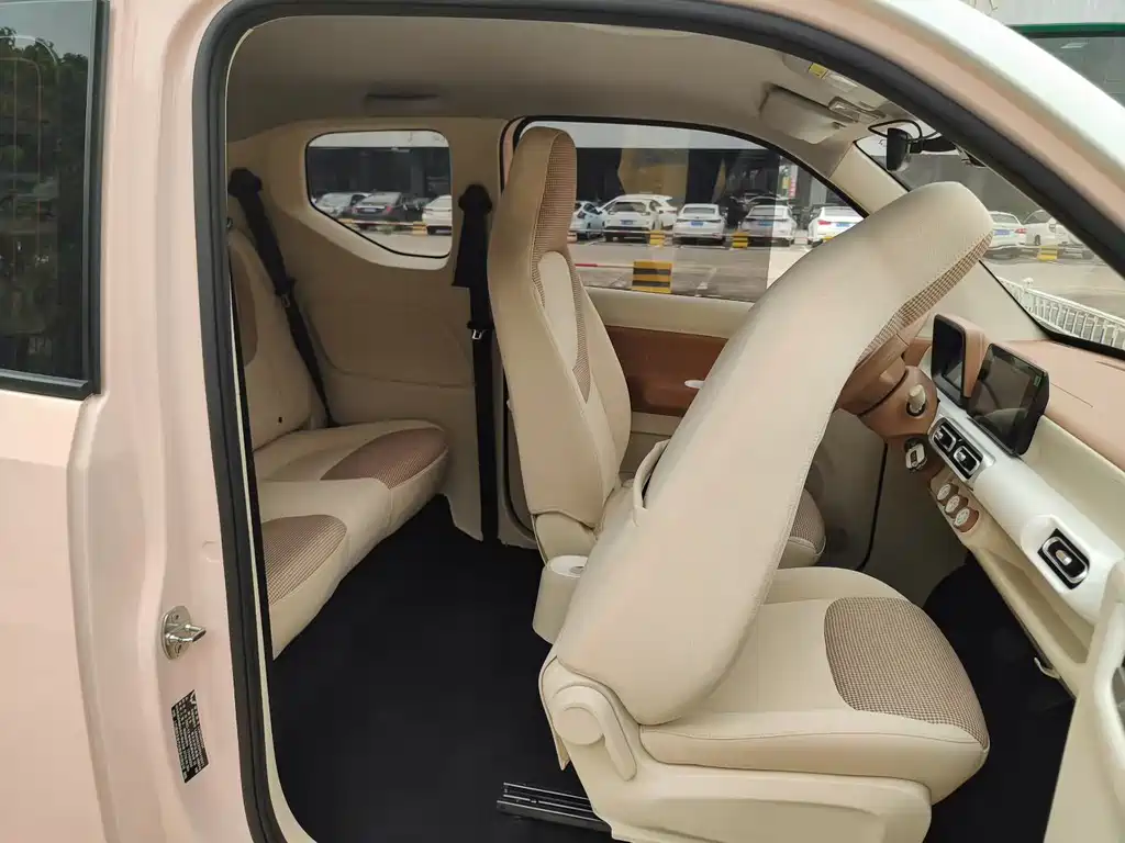 Wuling MINIEV — миниатюра 7