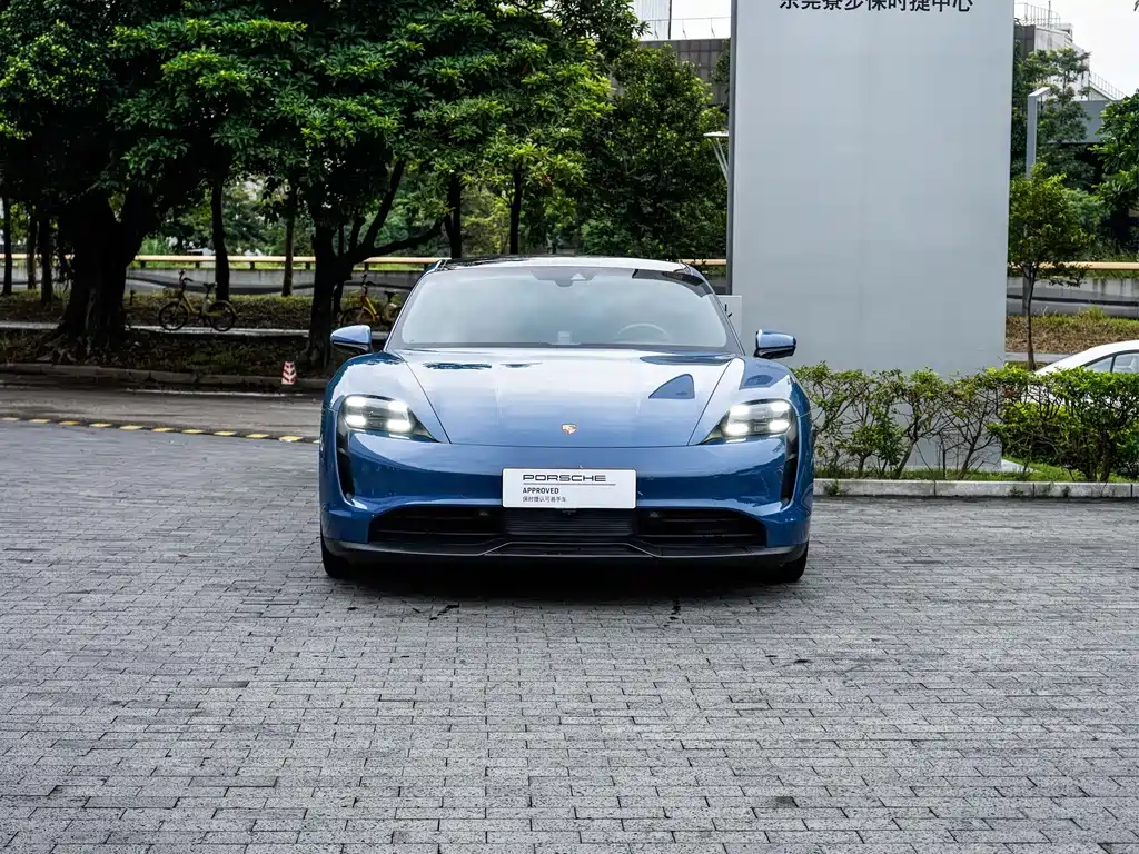 Porsche Taycan — миниатюра 2