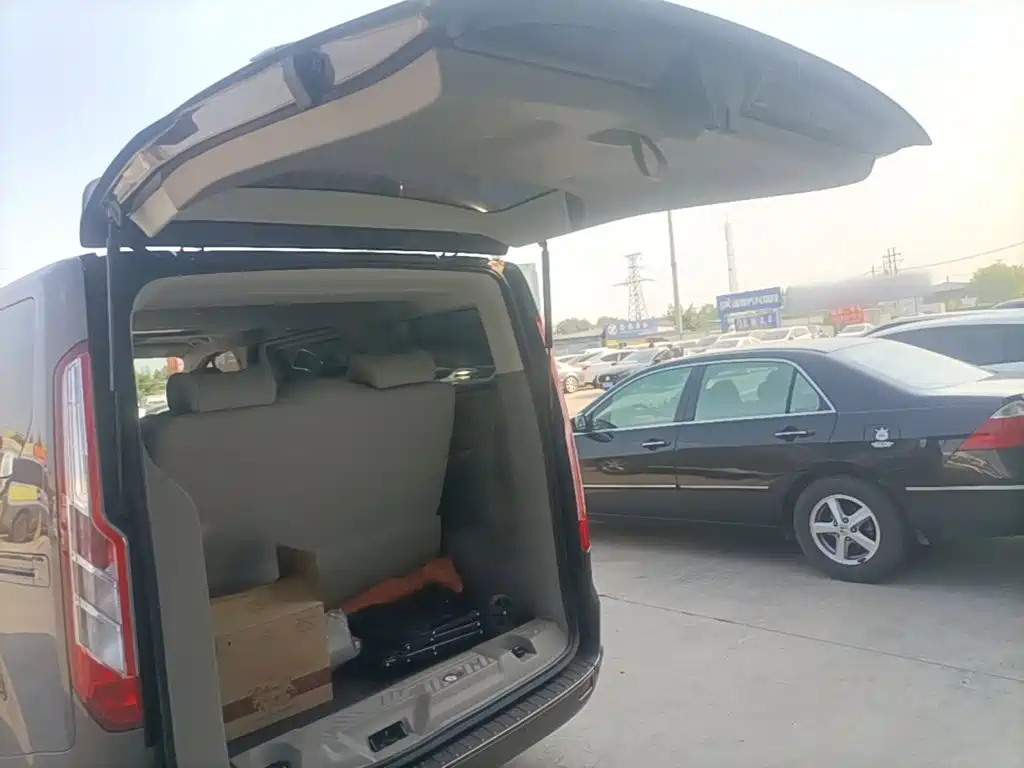 Ford Tourneo — миниатюра 19