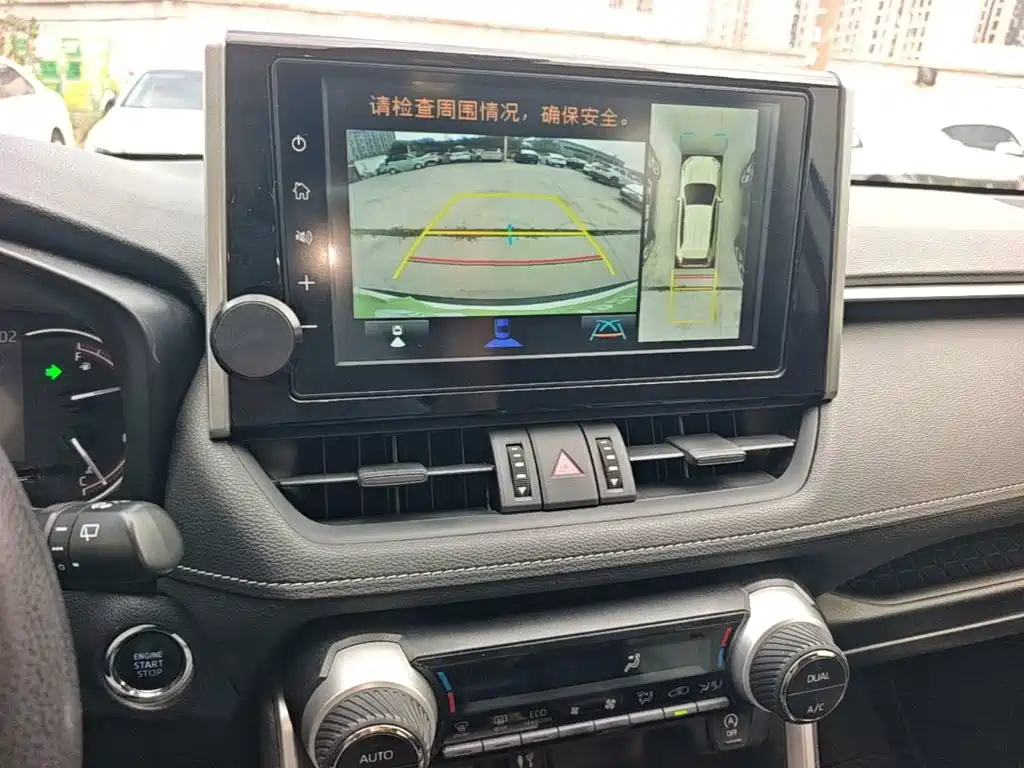 Toyota RAV4 — миниатюра 13