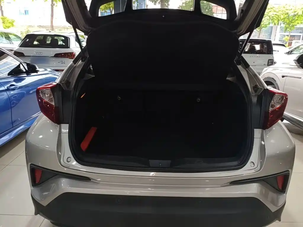 Toyota C-HR — миниатюра 19