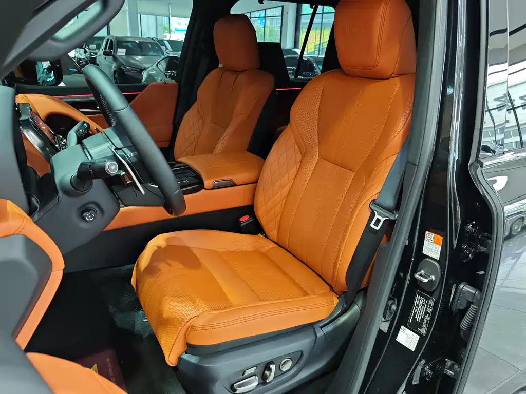 Lexus LX — миниатюра 10