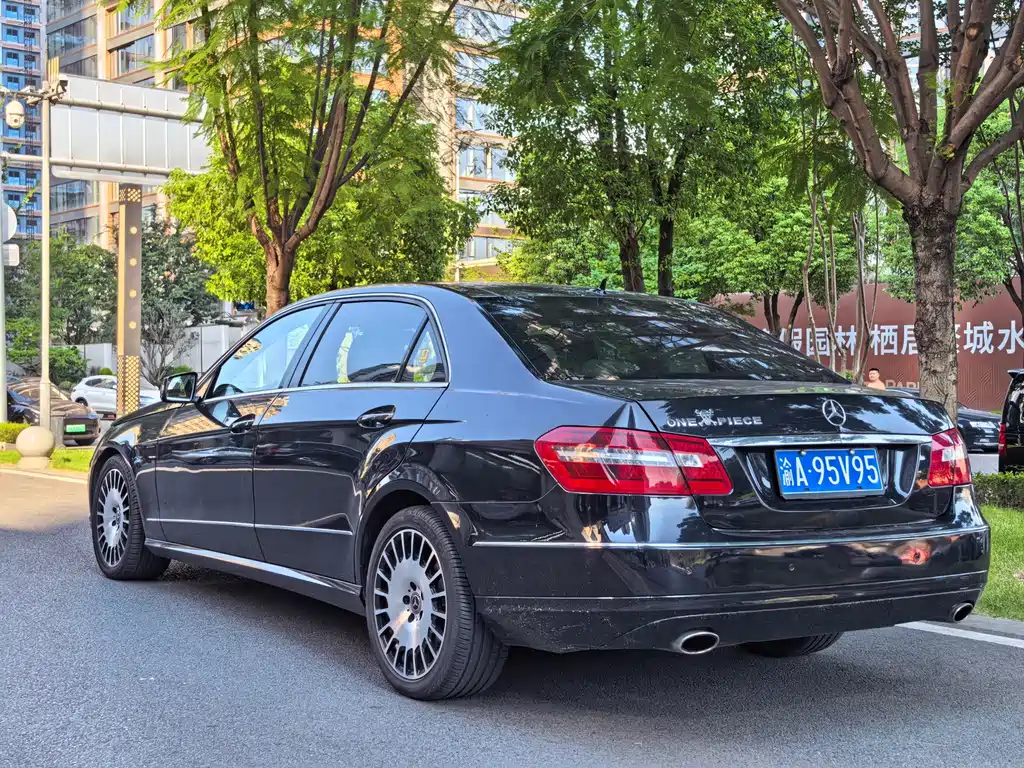 Mercedes-Benz E-Class — миниатюра 4