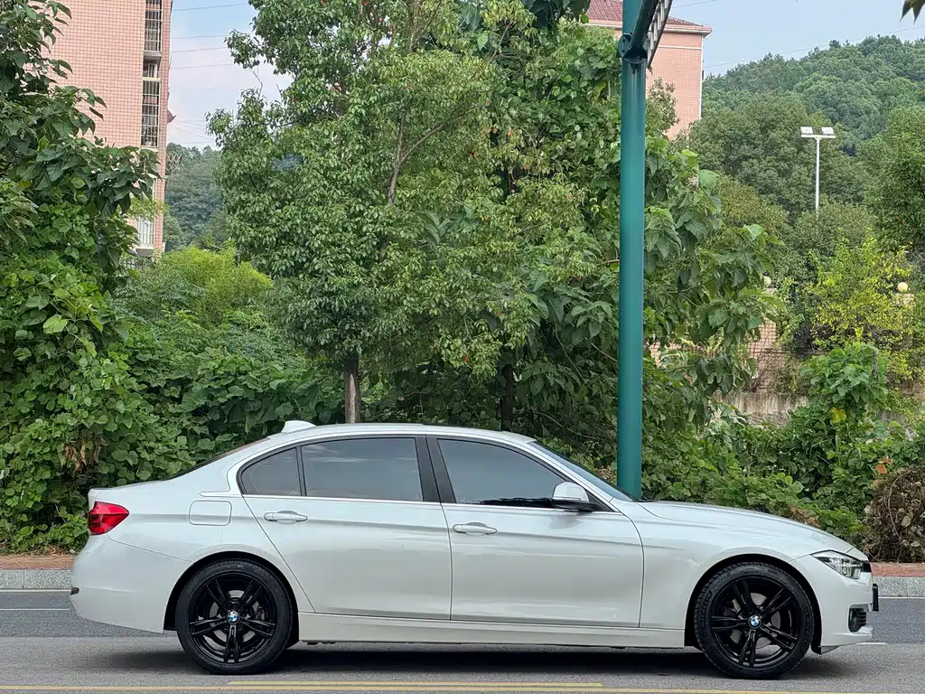 BMW 3 Series — миниатюра 7