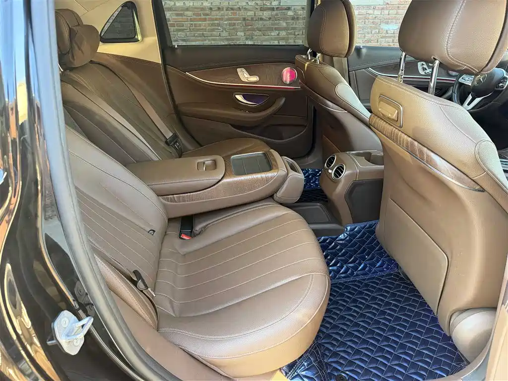 Mercedes-Benz E-Class — миниатюра 15