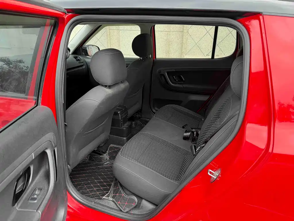 Skoda Fabia — миниатюра 7