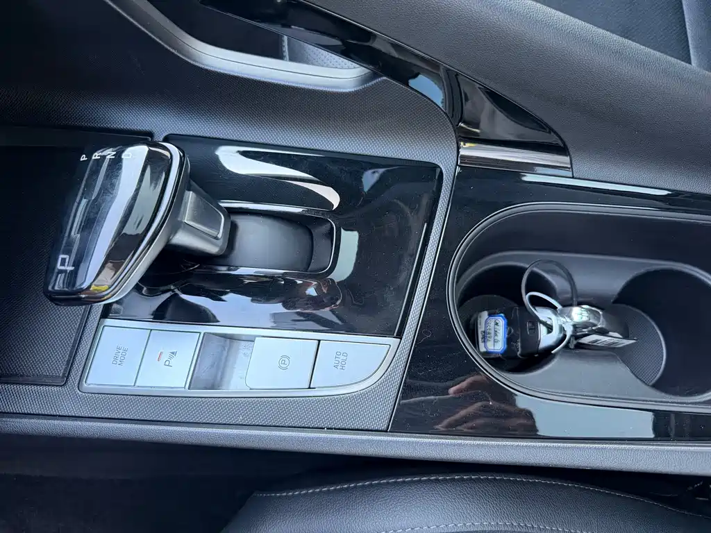 Hyundai Elantra — миниатюра 13