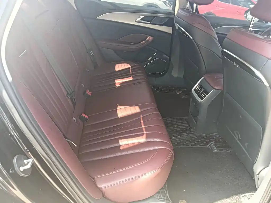 Hongqi Hongqi H5 — миниатюра 10