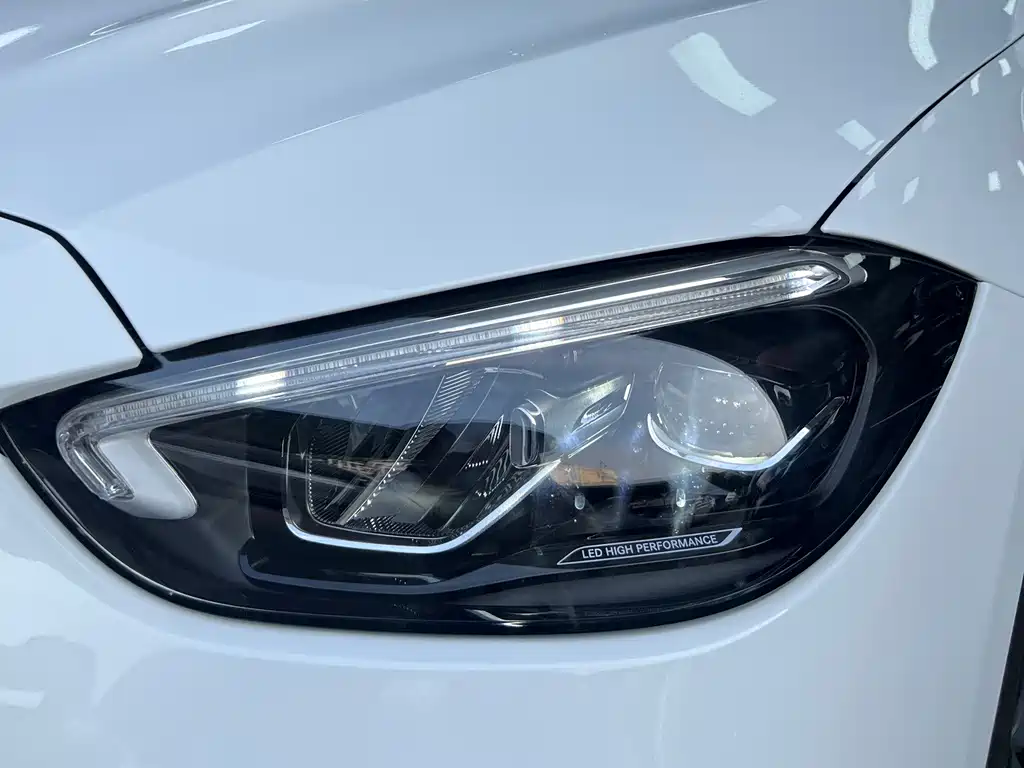 Mercedes-Benz C-Class — миниатюра 12