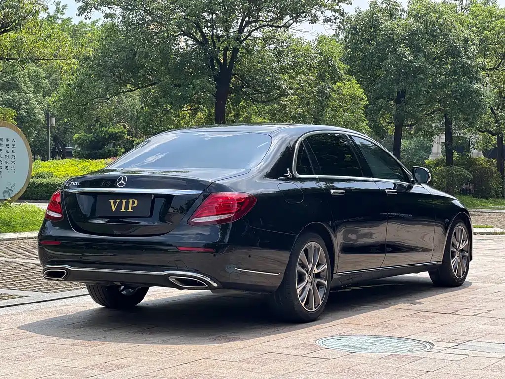 Mercedes-Benz E-Class — миниатюра 25