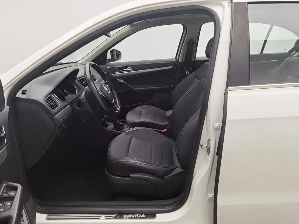 Volkswagen Lavida — миниатюра 10