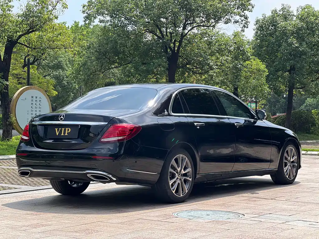 Mercedes-Benz E-Class — миниатюра 24