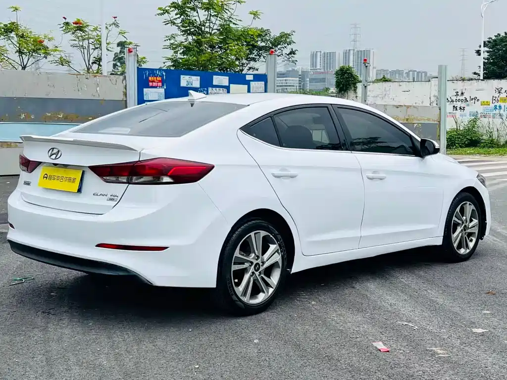 Hyundai Elantra 2016 1.6L AT Elite