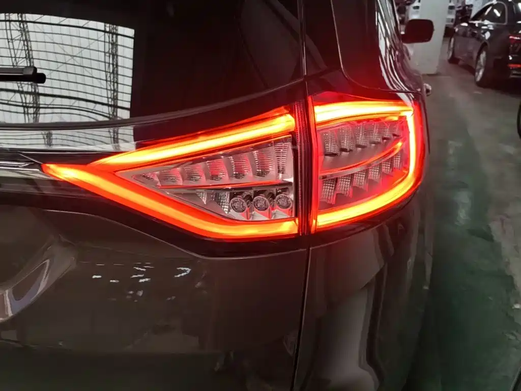 Ford Edge — миниатюра 8