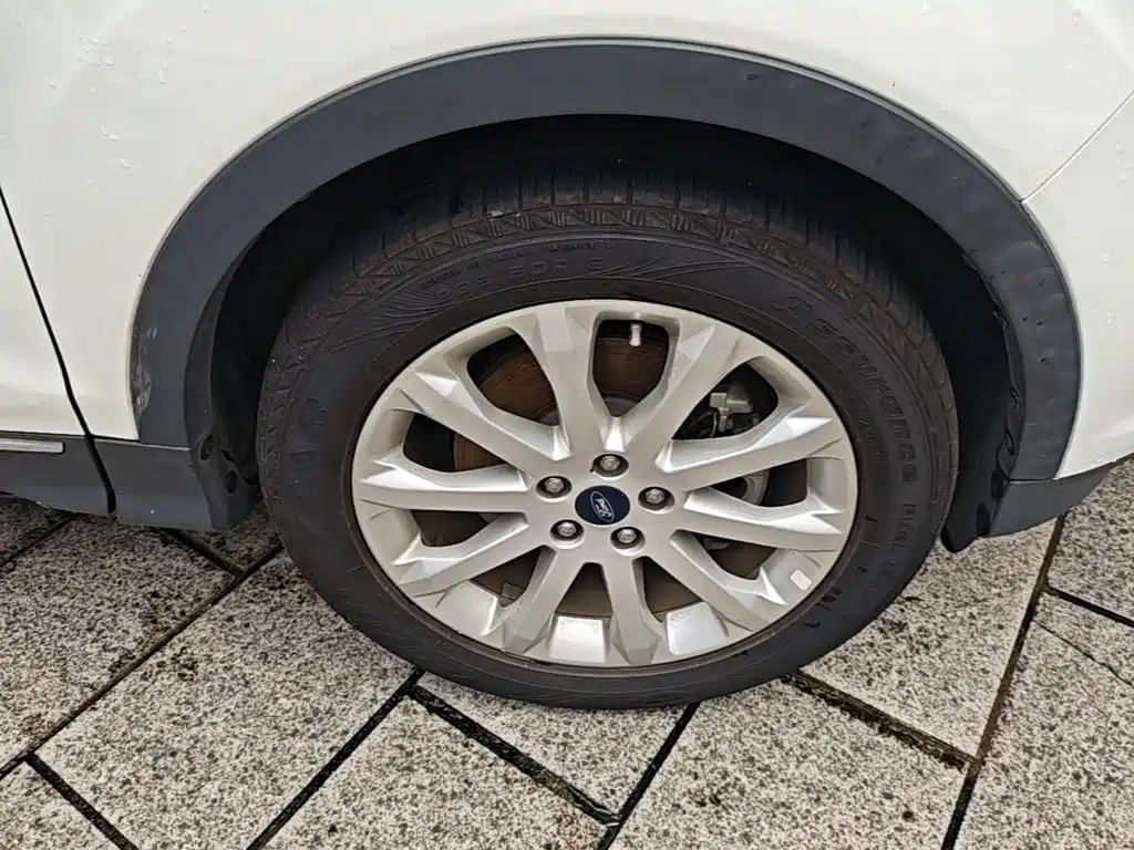 Ford Kuga — миниатюра 12