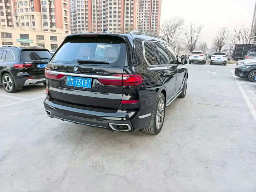 BMW X7