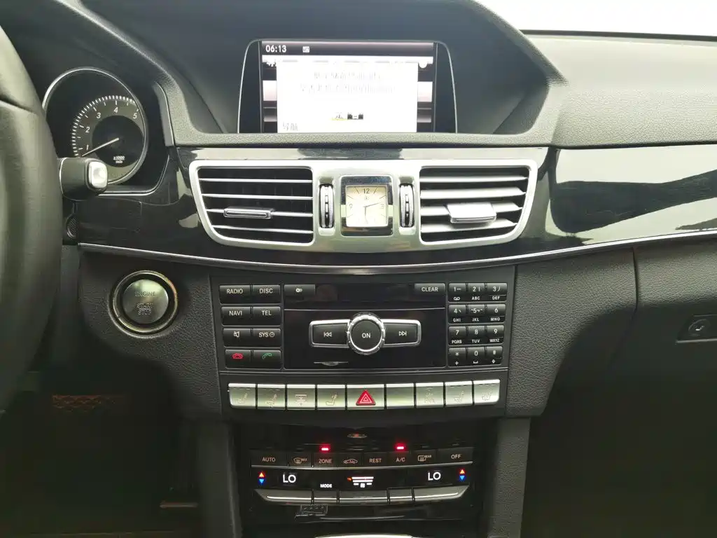 Mercedes-Benz E-Class — миниатюра 12