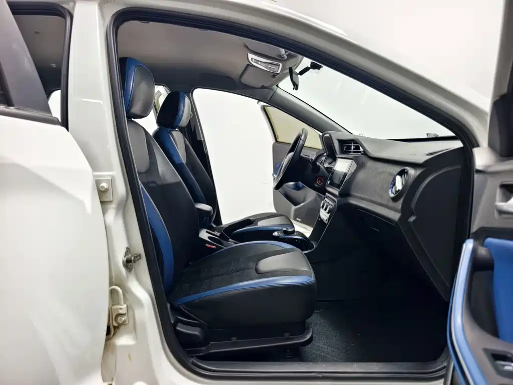 Chery New Energy Tiggo 3xe — миниатюра 13