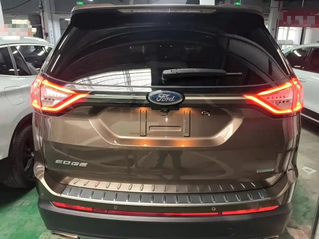 Ford Edge — миниатюра 6
