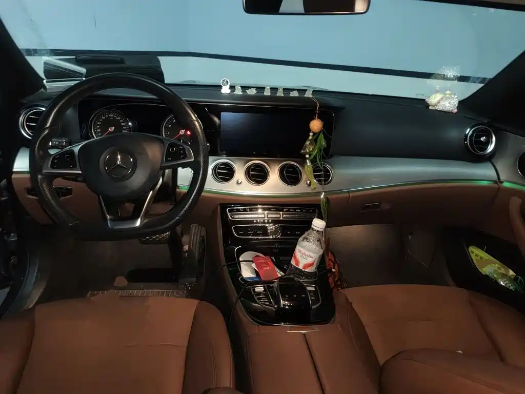Mercedes-Benz E-Class — миниатюра 5