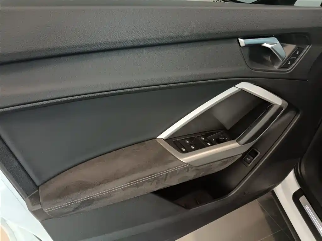 Audi Q3 — миниатюра 11