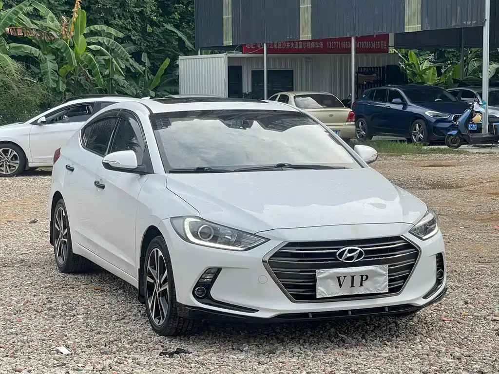 Hyundai Elantra — миниатюра 3