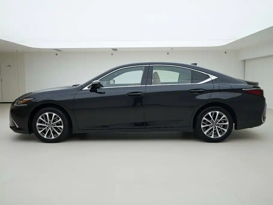 Lexus ES — миниатюра 3