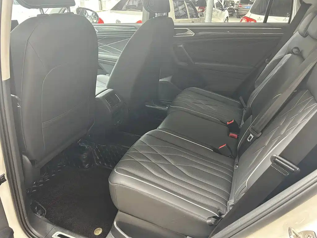 Volkswagen Tiguan L — миниатюра 5