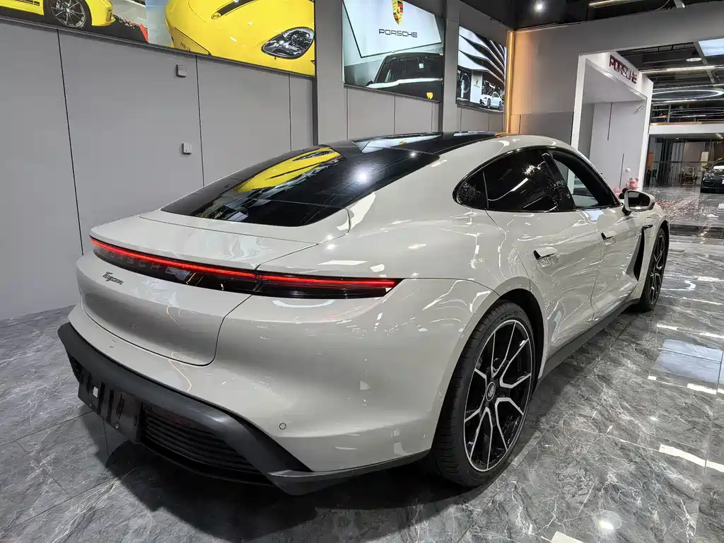 Porsche Taycan — миниатюра 4