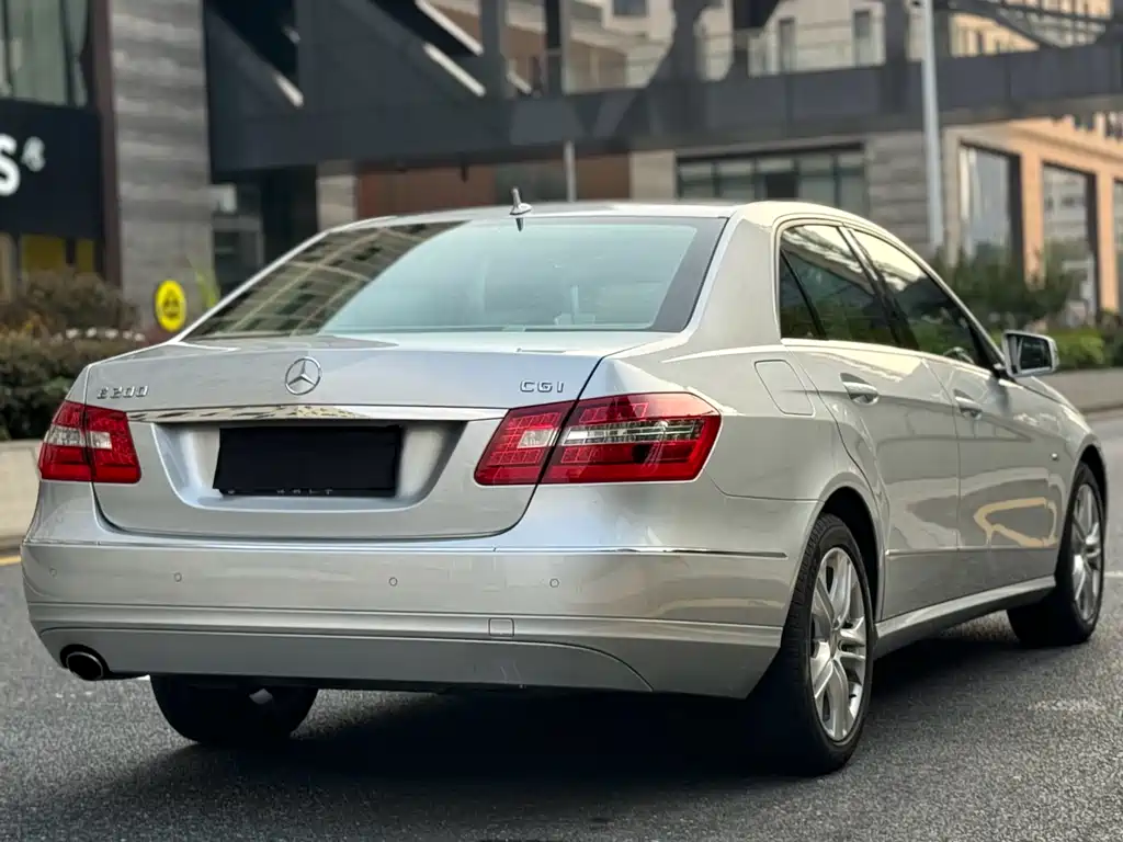 Mercedes-Benz E-Class E 2010 E 200 CGI