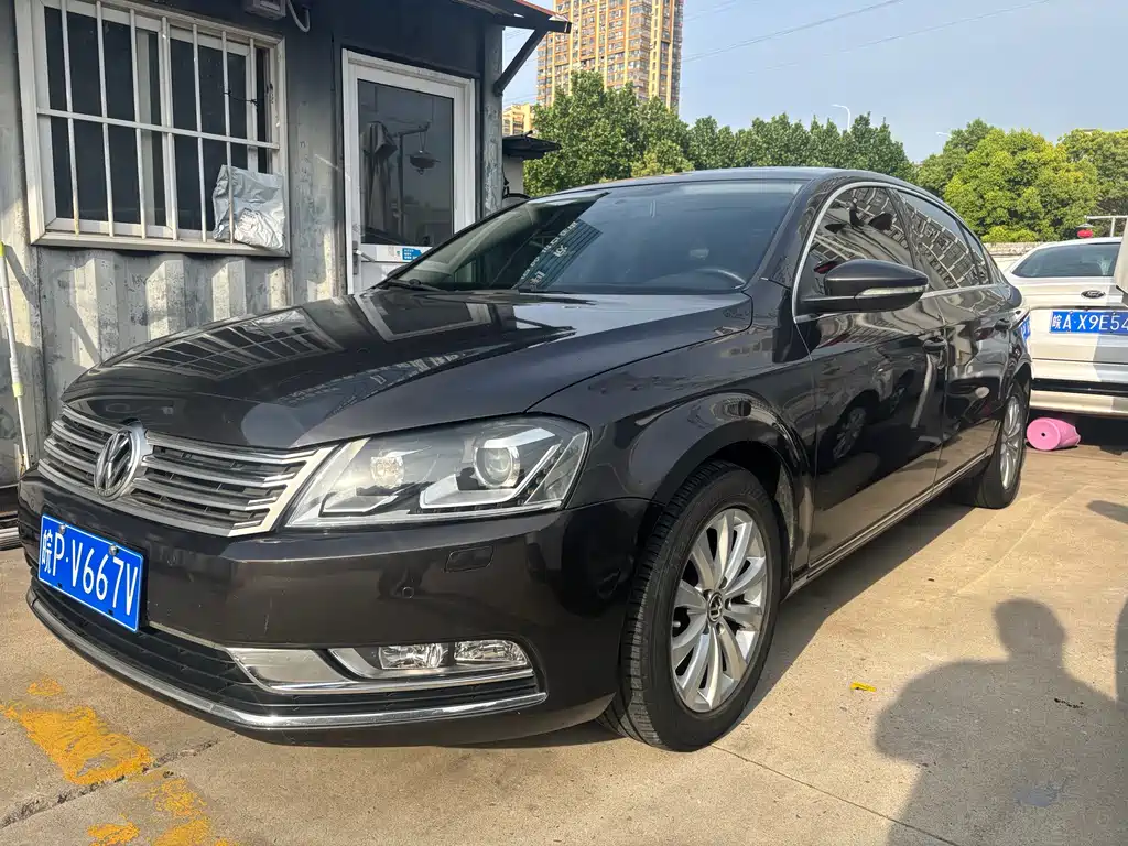 Volkswagen Magotan 2013