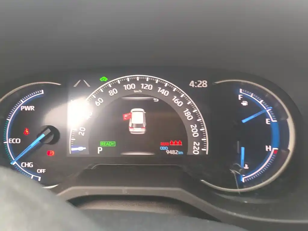 Toyota RAV4 — миниатюра 9