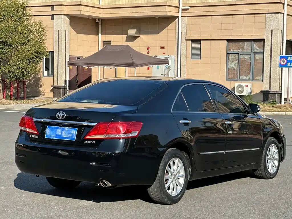 Toyota Camry — миниатюра 4