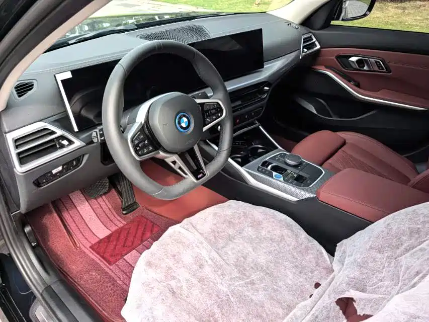 BMW i3 2025 eDrive 40 L