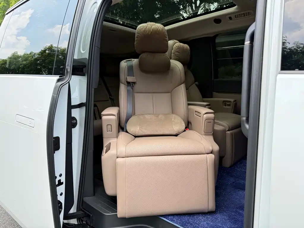 Li Auto Li MEGA — миниатюра 17