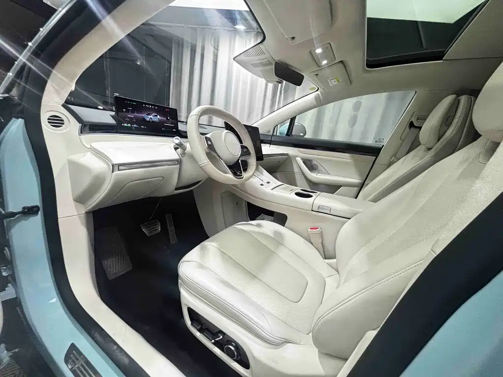 AITO WISDOM WORLD R7