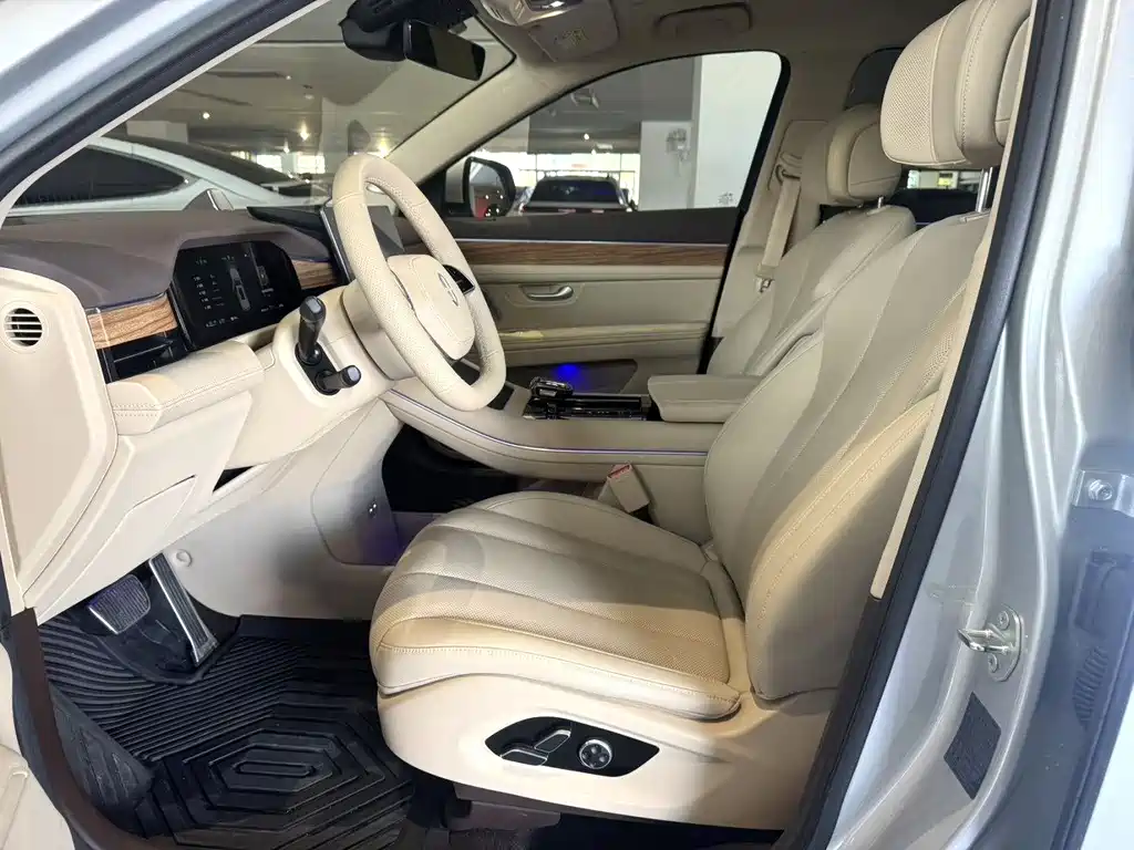 AITO ASK THE WORLD M7