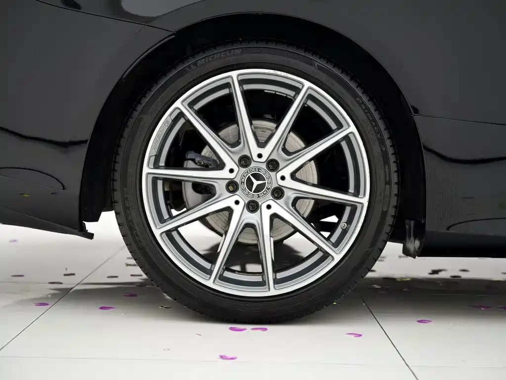 Mercedes-Benz E-Class (Import) — миниатюра 24