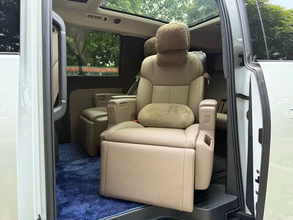 Li Auto Li MEGA — миниатюра 19