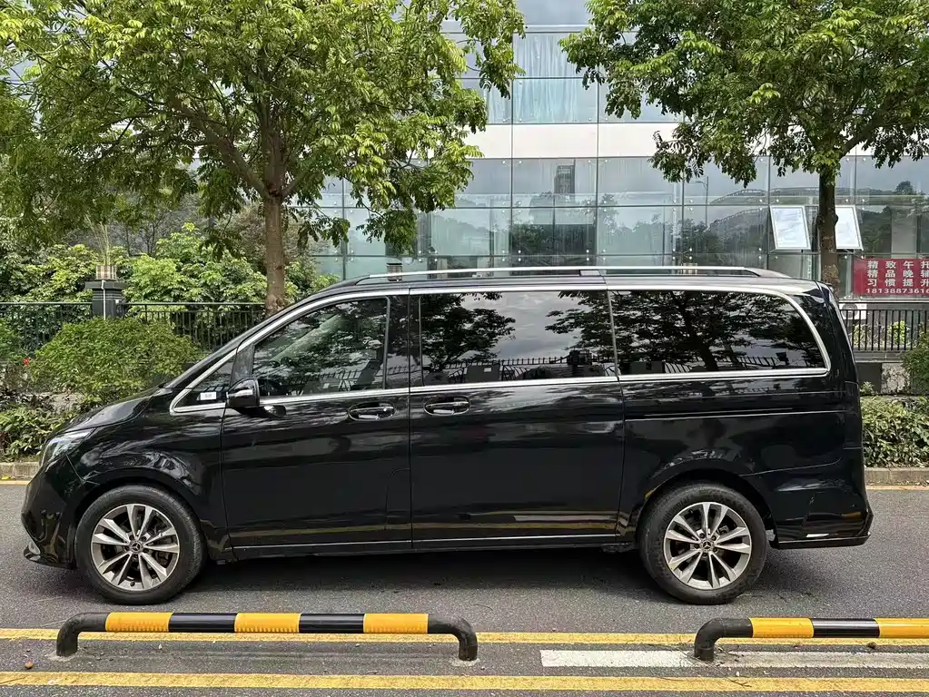 Mercedes-Benz V-Class — миниатюра 10