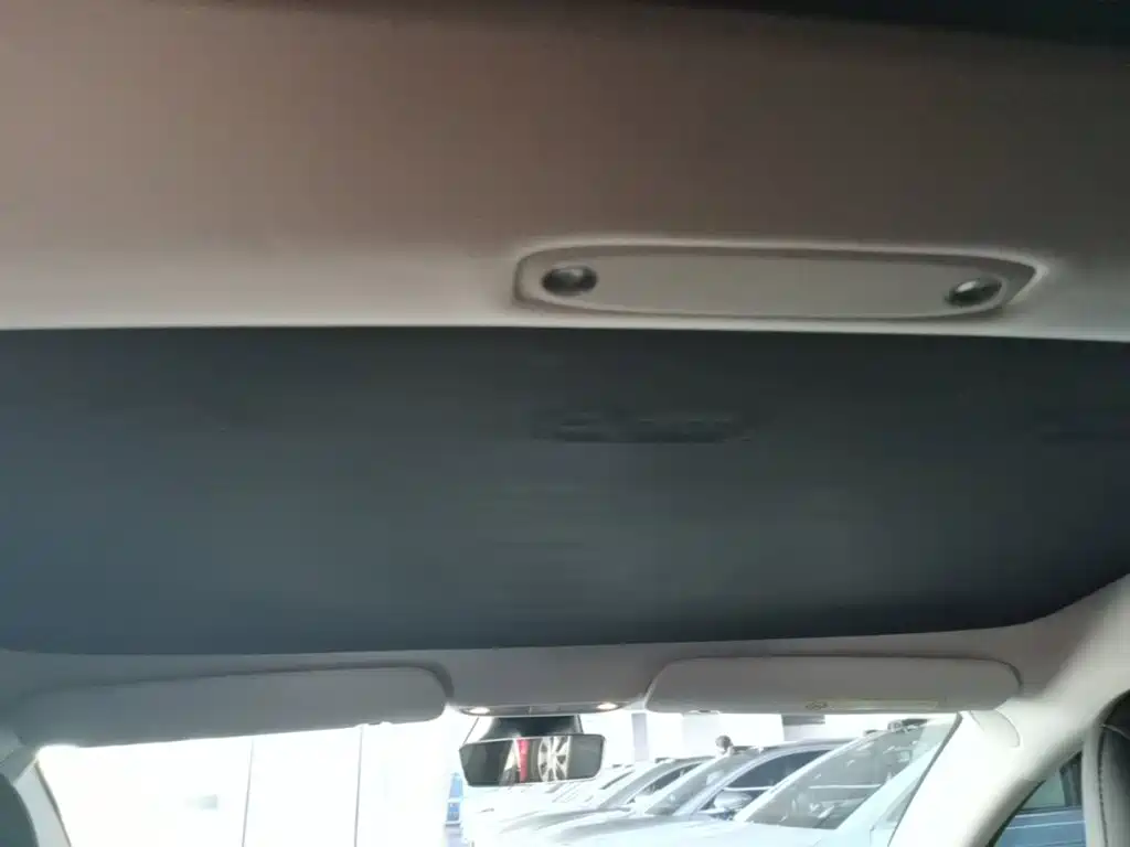 Tesla Model 3 — миниатюра 18