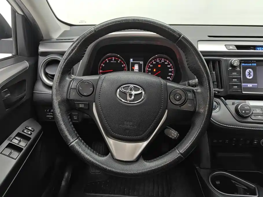 Toyota RAV4 — миниатюра 15