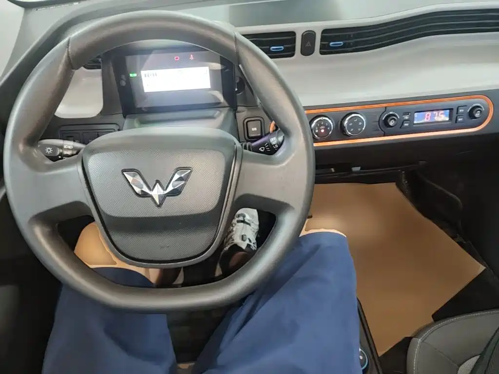 Wuling MINIEV — миниатюра 10